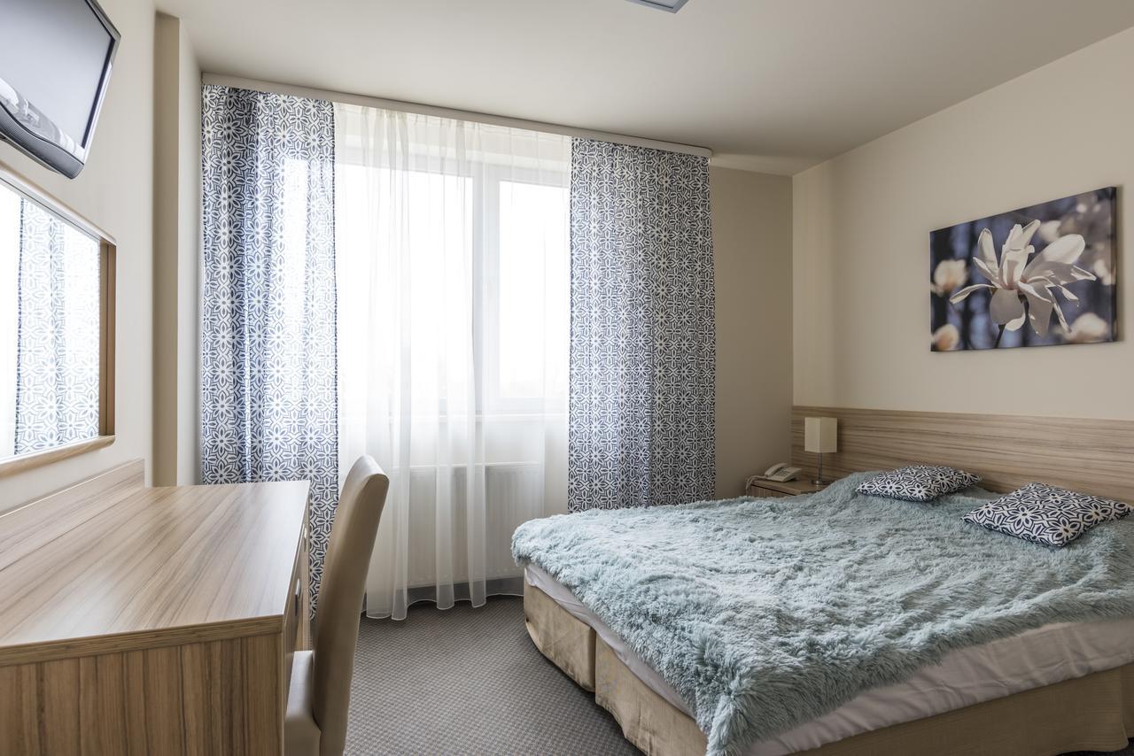 Willa Wiosenna Hotel Ozarow Mazowiecki Zewnętrze zdjęcie